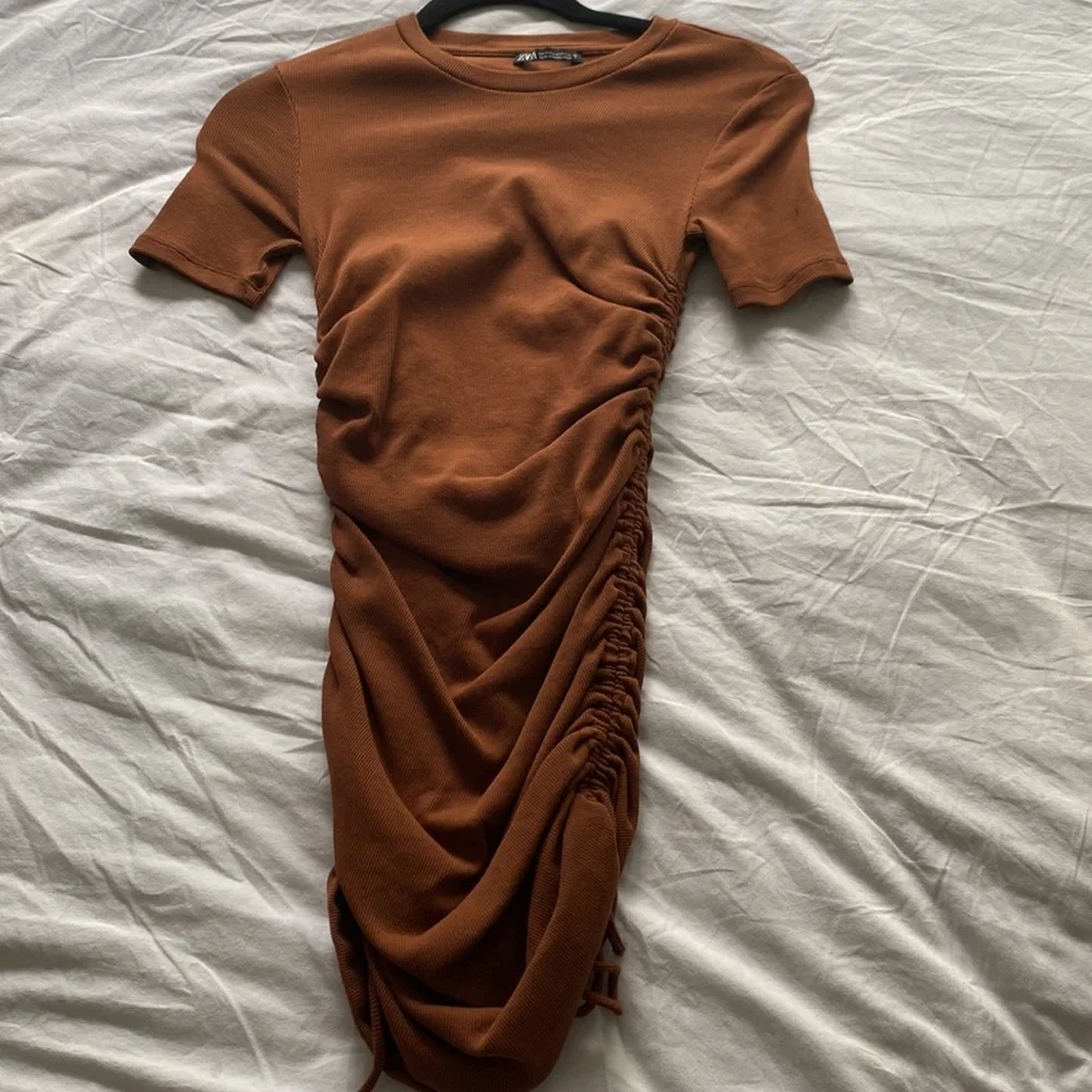 Zara Rust Ruched Dress - Picture 4 of 5